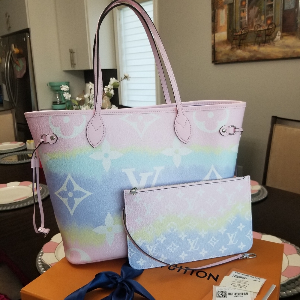 Louis Vuitton Escale Neverfull Mm Pouch - Picture 5 of 8